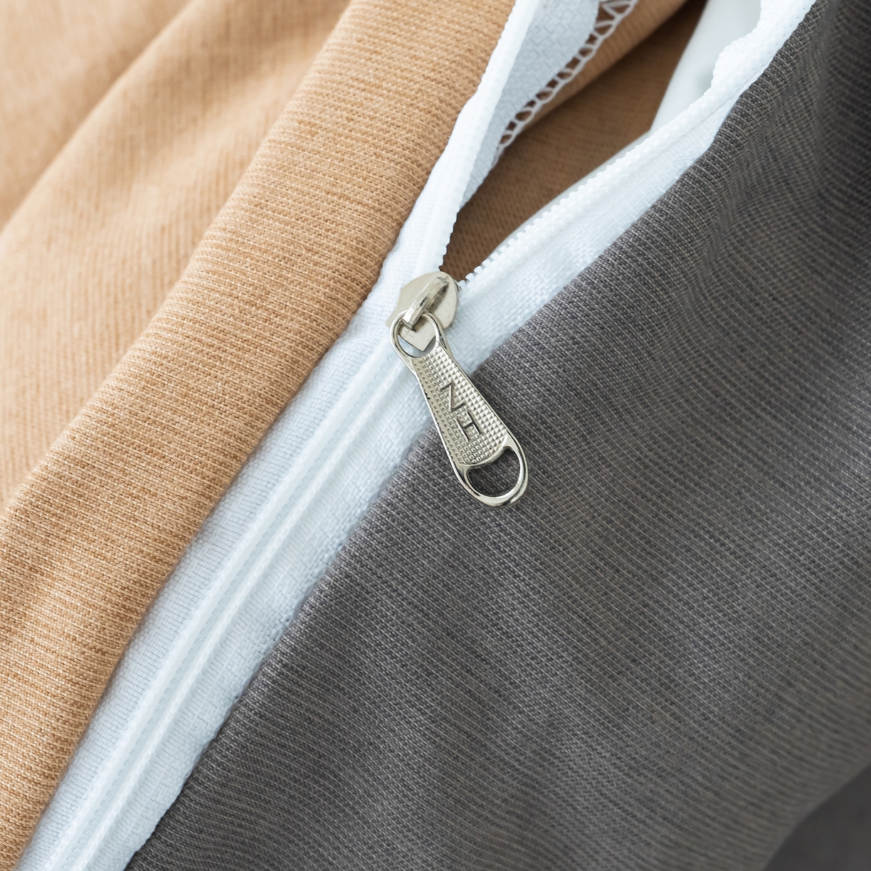 91家纺网 家纺一手货源 找家纺 竹合家纺 2025秋冬新款加厚磨毛色织暖绒系列针织四件套高克重 樱桃卡其