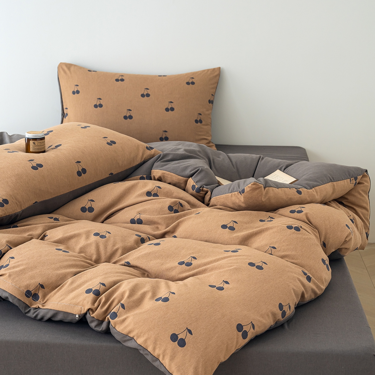 91家纺网 家纺一手货源 找家纺 竹合家纺 2025秋冬新款加厚磨毛色织暖绒系列针织四件套高克重 樱桃卡其