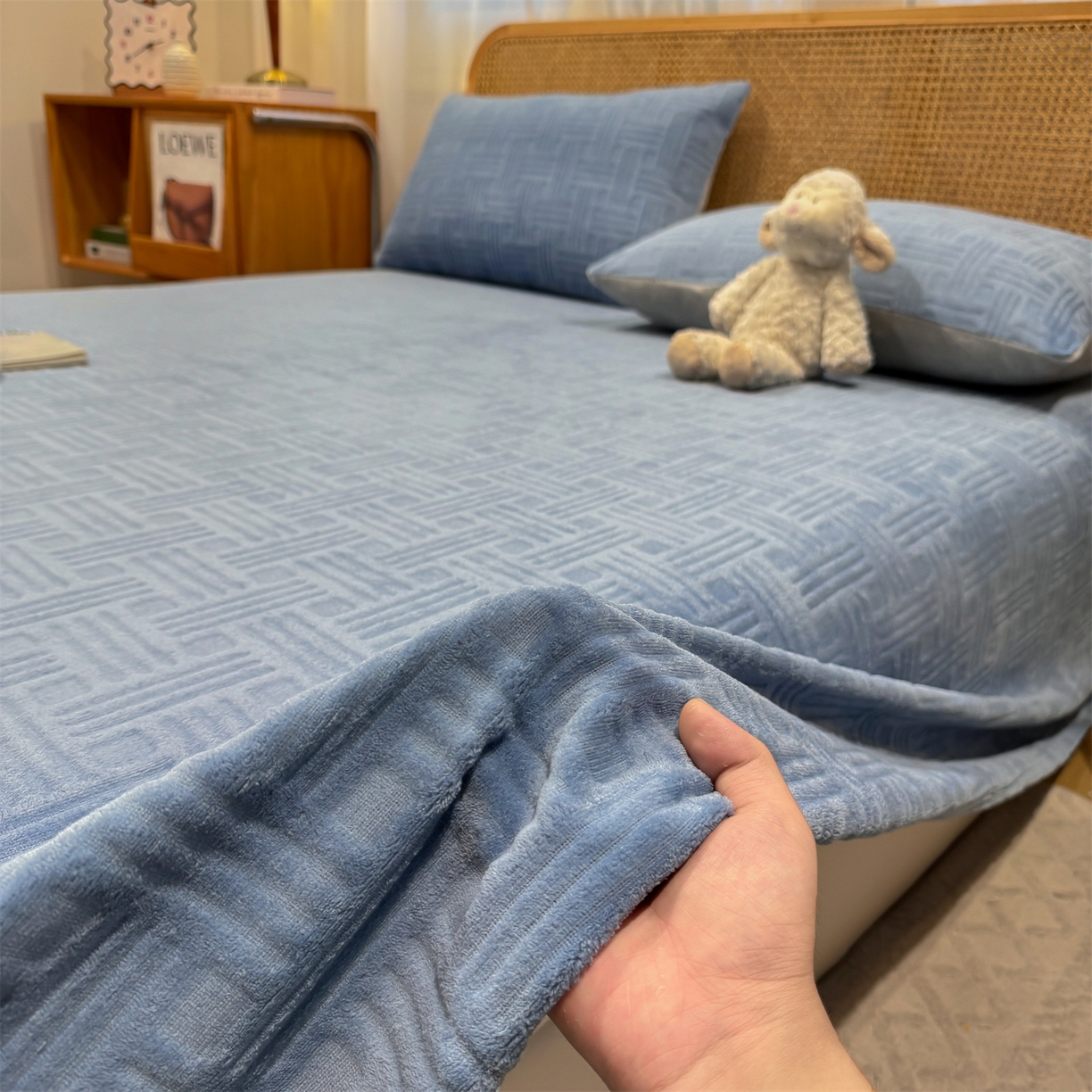 91家纺网 家纺一手货源 找家纺 （总）灰鲸 2025新款纯色雕花牛奶绒床单单品床单床单单件