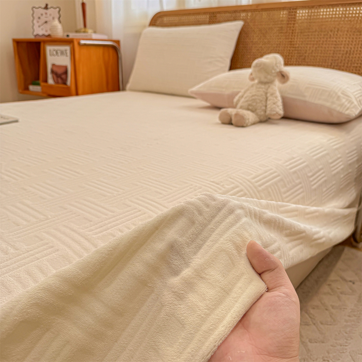 91家纺网 家纺一手货源 找家纺 （总）灰鲸 2025新款纯色雕花牛奶绒床单单品床单床单单件