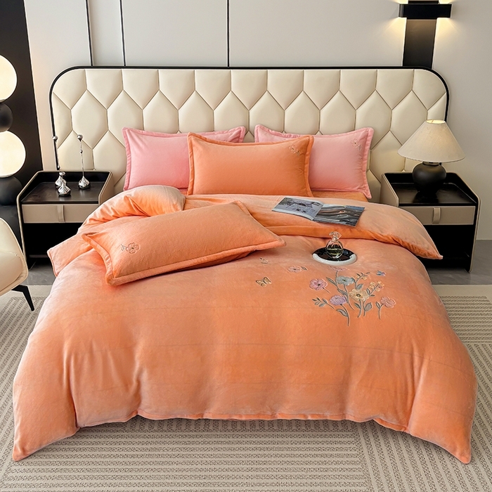 91家纺网 家纺一手货源 找家纺 （总）织雅漫 2025新款牛奶绒绣花四件套