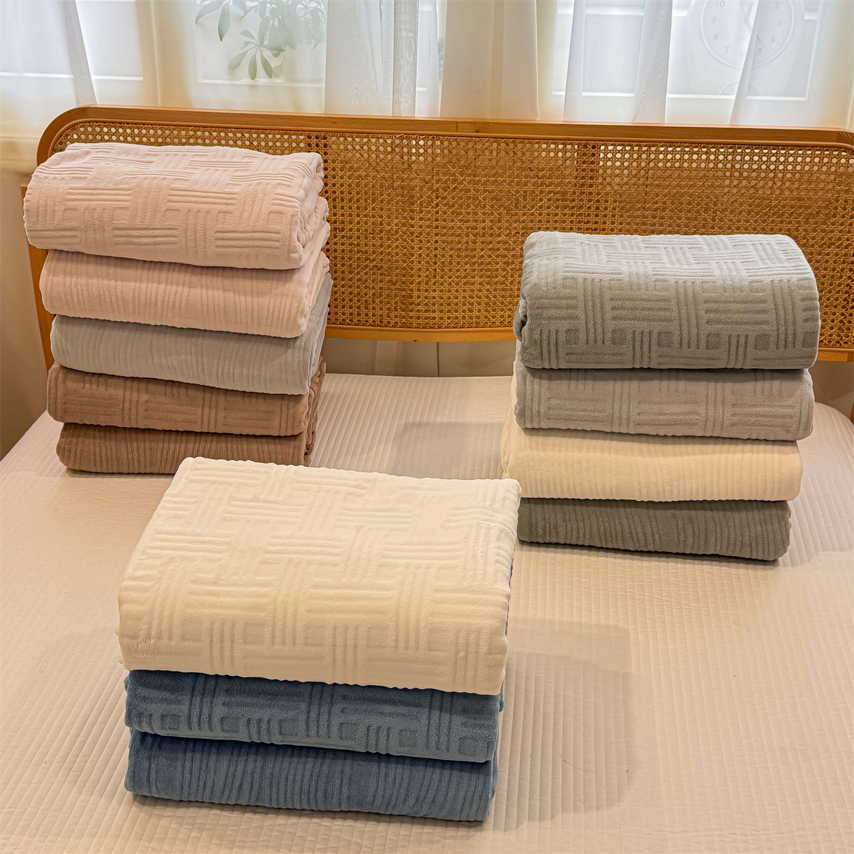 灰鲸 2025新款纯色雕花牛奶绒床单单品床单床单单件 组合图仅供展示不可下单