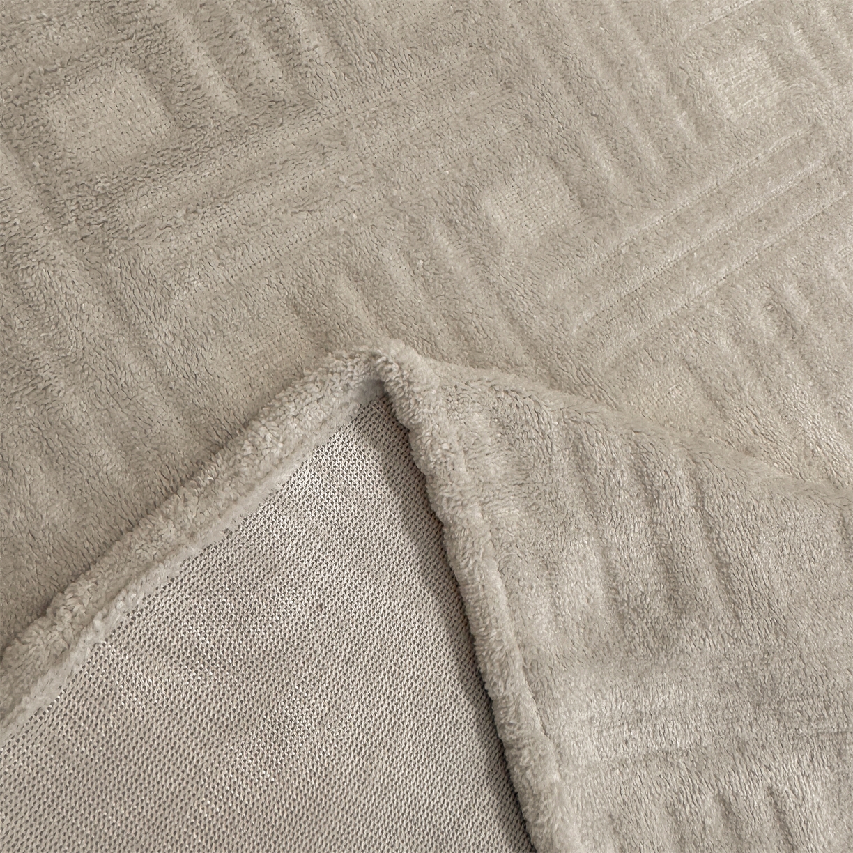 91家纺网 家纺一手货源 找家纺 灰鲸 2025新款纯色雕花牛奶绒床单单品床单床单单件 糖果格-纳多灰