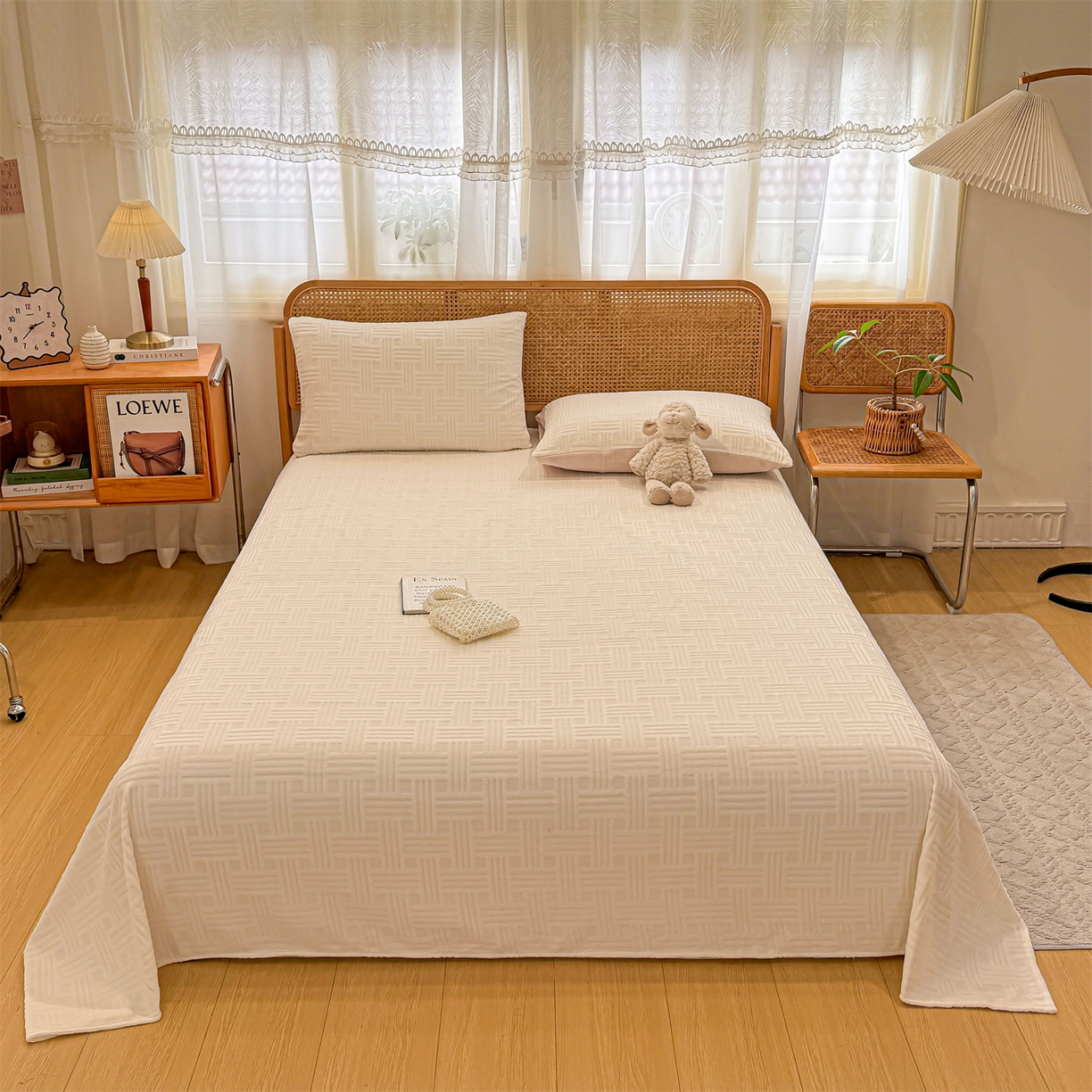 91家纺网 家纺一手货源 找家纺 灰鲸 2025新款纯色雕花牛奶绒床单单品床单床单单件 糖果格-奶昔白