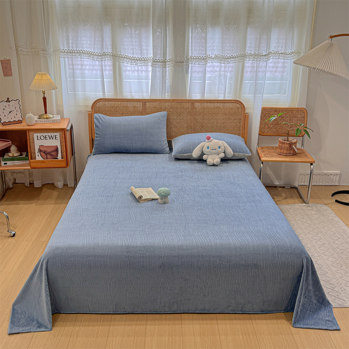 91家纺网 家纺一手货源 找家纺 灰鲸 2025新款纯色雕花牛奶绒床单单品床单床单单件 温妮-宾利蓝