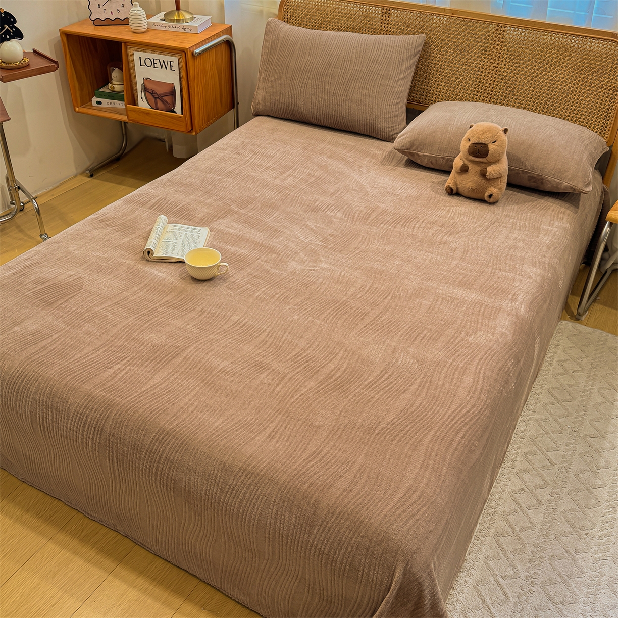 91家纺网 家纺一手货源 找家纺 灰鲸 2025新款纯色雕花牛奶绒床单单品床单床单单件 温妮-摩卡