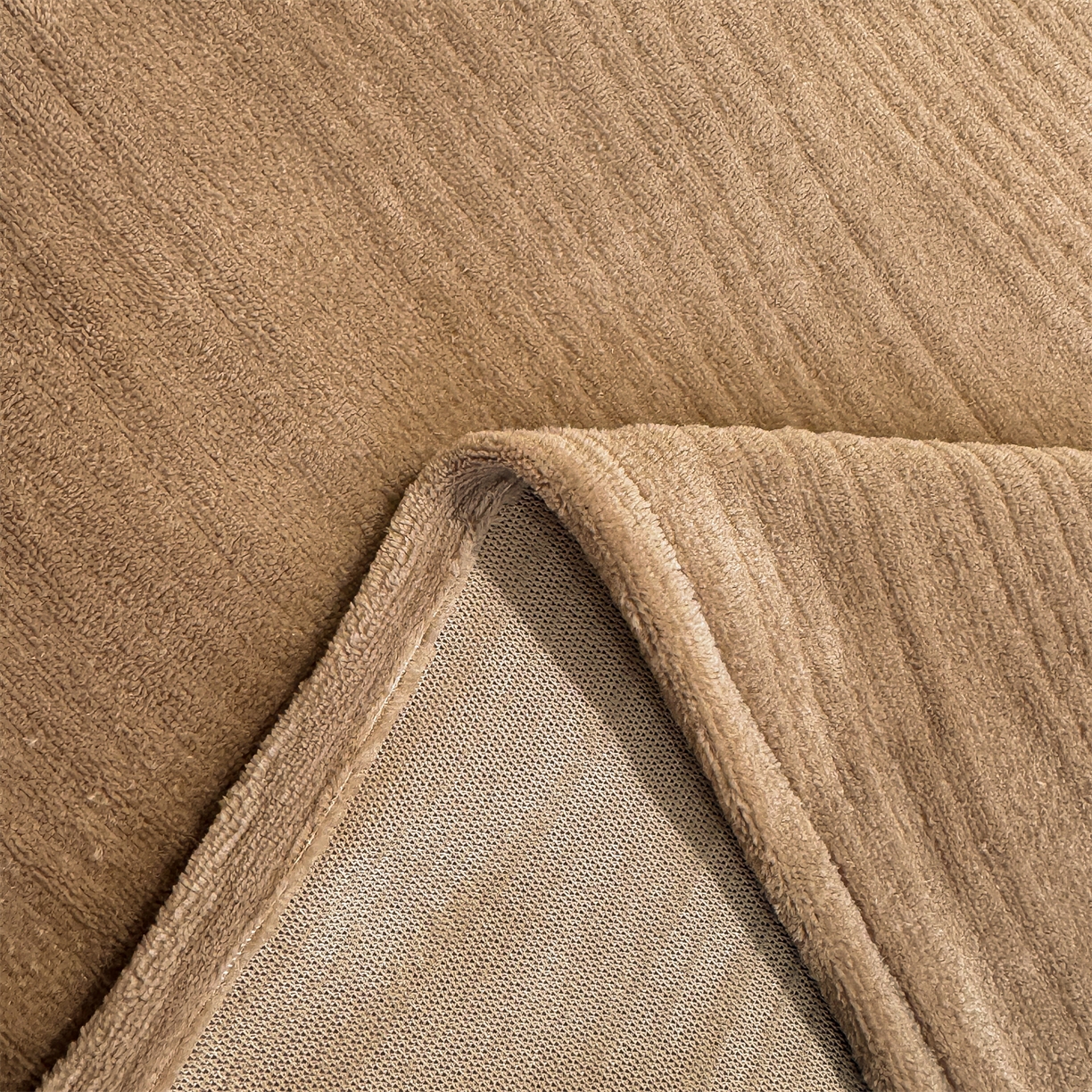 91家纺网 家纺一手货源 找家纺 灰鲸 2025新款纯色雕花牛奶绒床单单品床单床单单件 温妮-摩卡