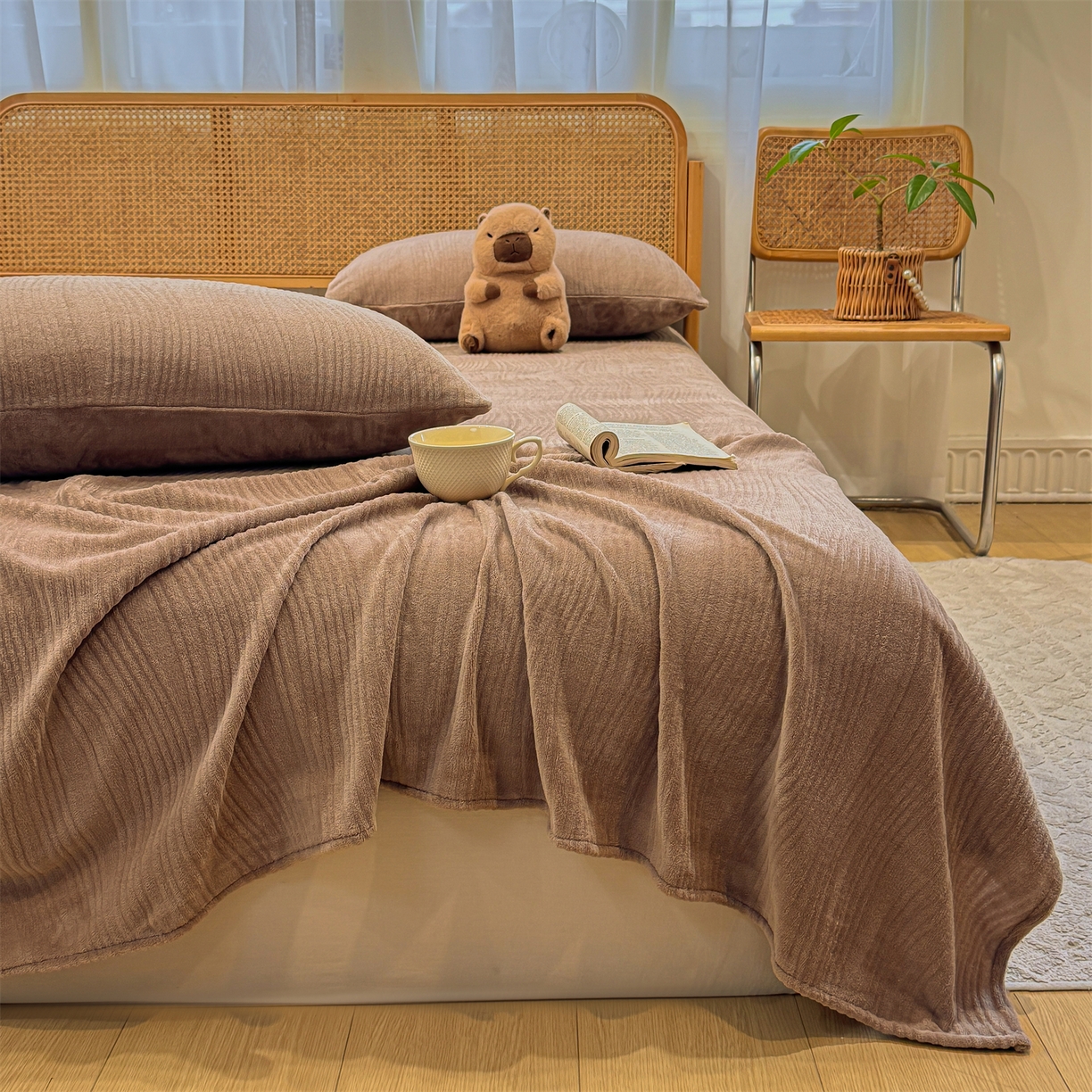 91家纺网 家纺一手货源 找家纺 灰鲸 2025新款纯色雕花牛奶绒床单单品床单床单单件 温妮-摩卡