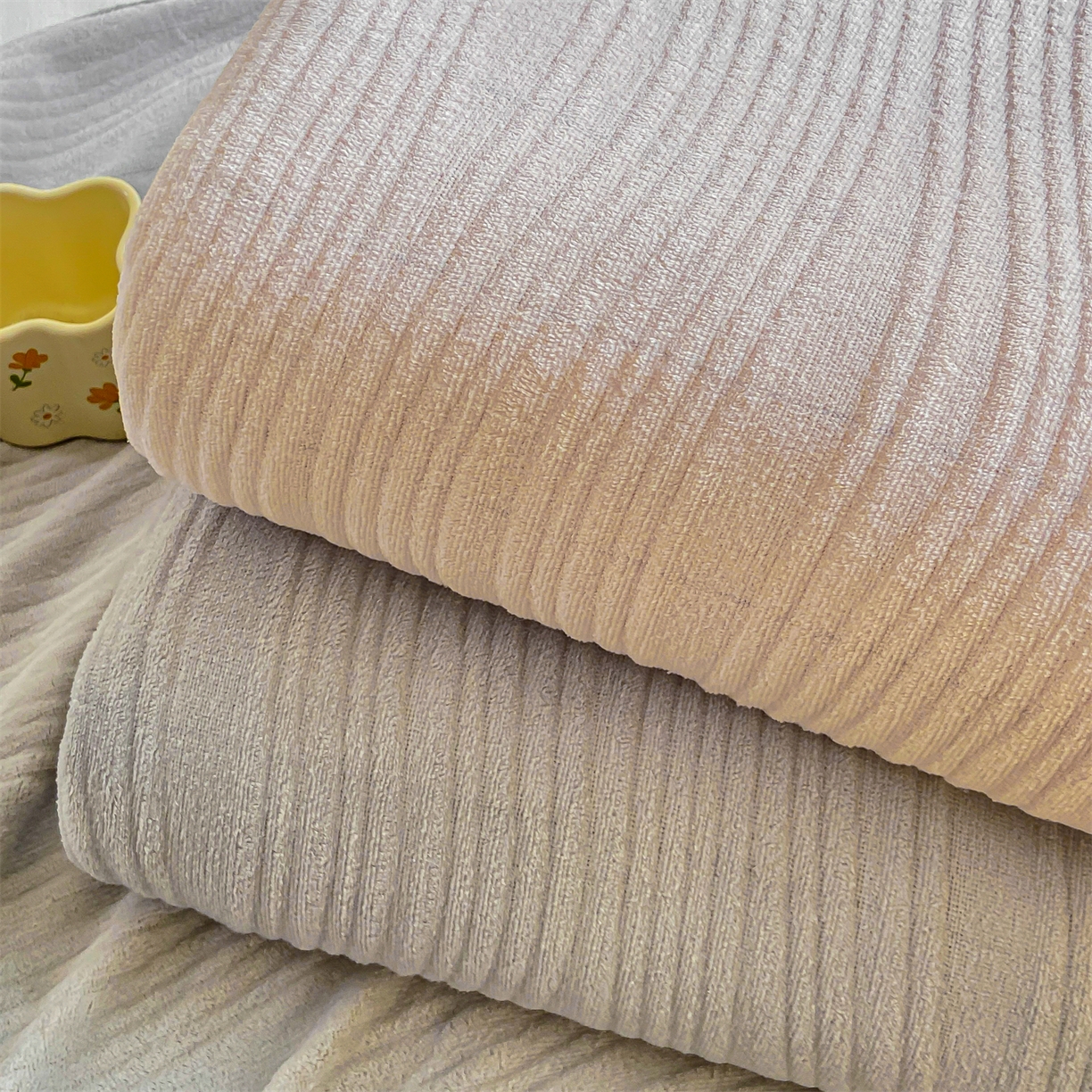 91家纺网 家纺一手货源 找家纺 灰鲸 2025新款纯色雕花牛奶绒床单单品床单床单单件 温妮-奶茶