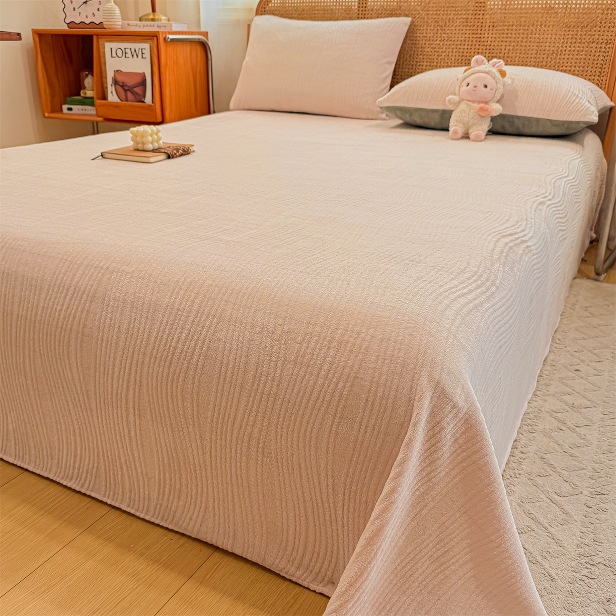 91家纺网 家纺一手货源 找家纺 灰鲸 2025新款纯色雕花牛奶绒床单单品床单床单单件 温妮-奶茶