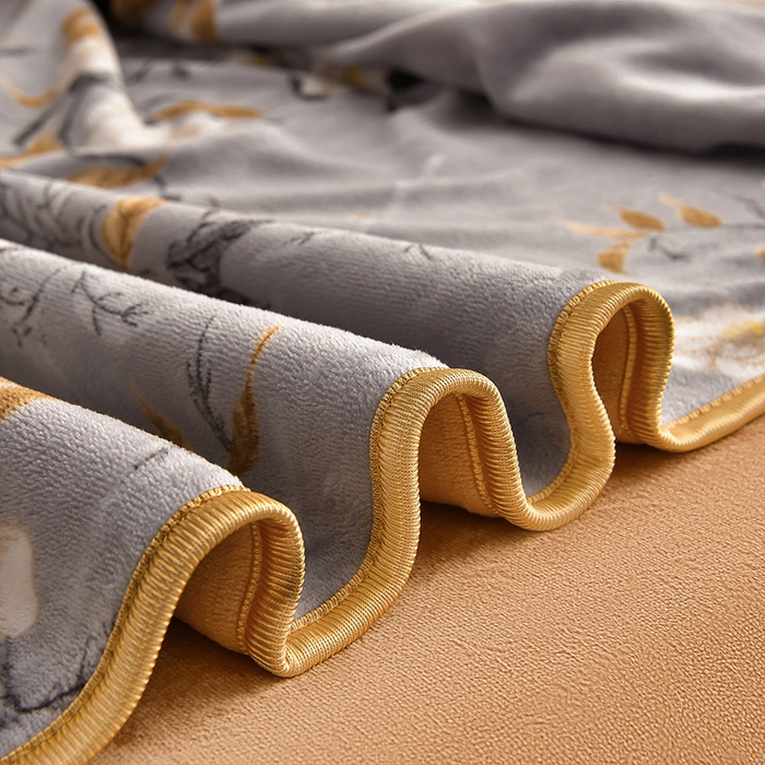 91家纺网 家纺一手货源 找家纺 佳一 2025新款高克重8-9斤 印花牛奶绒四件套 夏花之梦