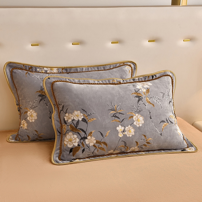 91家纺网 家纺一手货源 找家纺 佳一 2025新款高克重8-9斤 印花牛奶绒四件套 夏花之梦