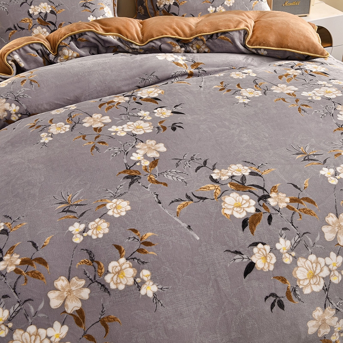 91家纺网 家纺一手货源 找家纺 佳一 2025新款高克重8-9斤 印花牛奶绒四件套 夏花之梦