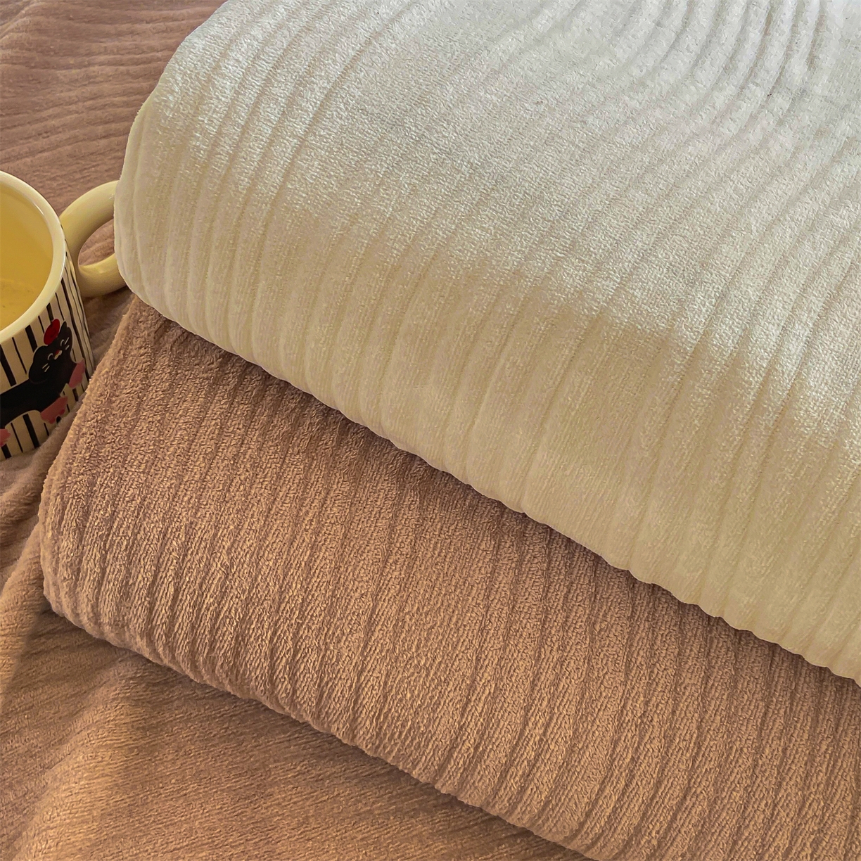 91家纺网 家纺一手货源 找家纺 灰鲸 2025新款纯色雕花牛奶绒床单单品床单床单单件 温妮-奶昔白