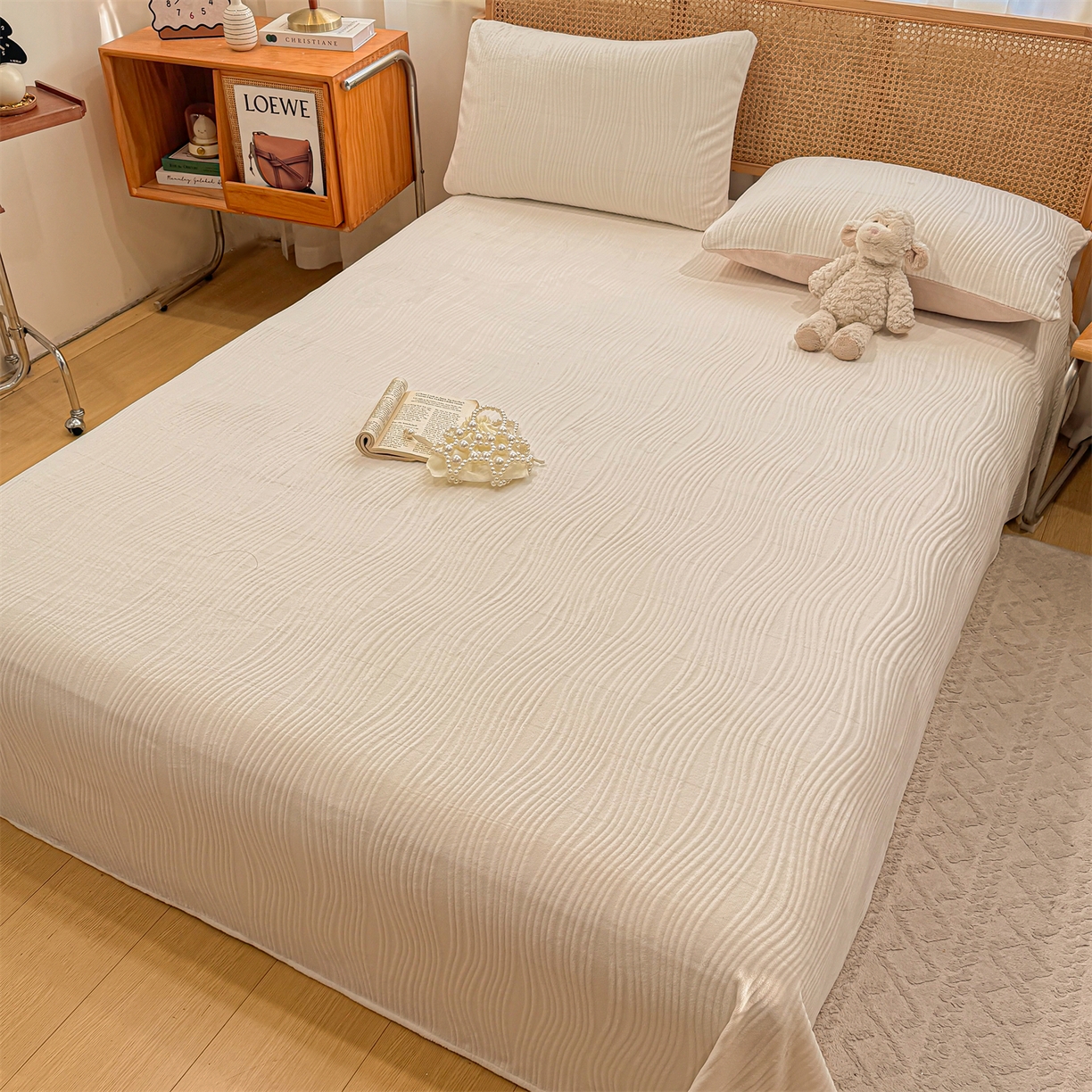 91家纺网 家纺一手货源 找家纺 灰鲸 2025新款纯色雕花牛奶绒床单单品床单床单单件 温妮-奶昔白