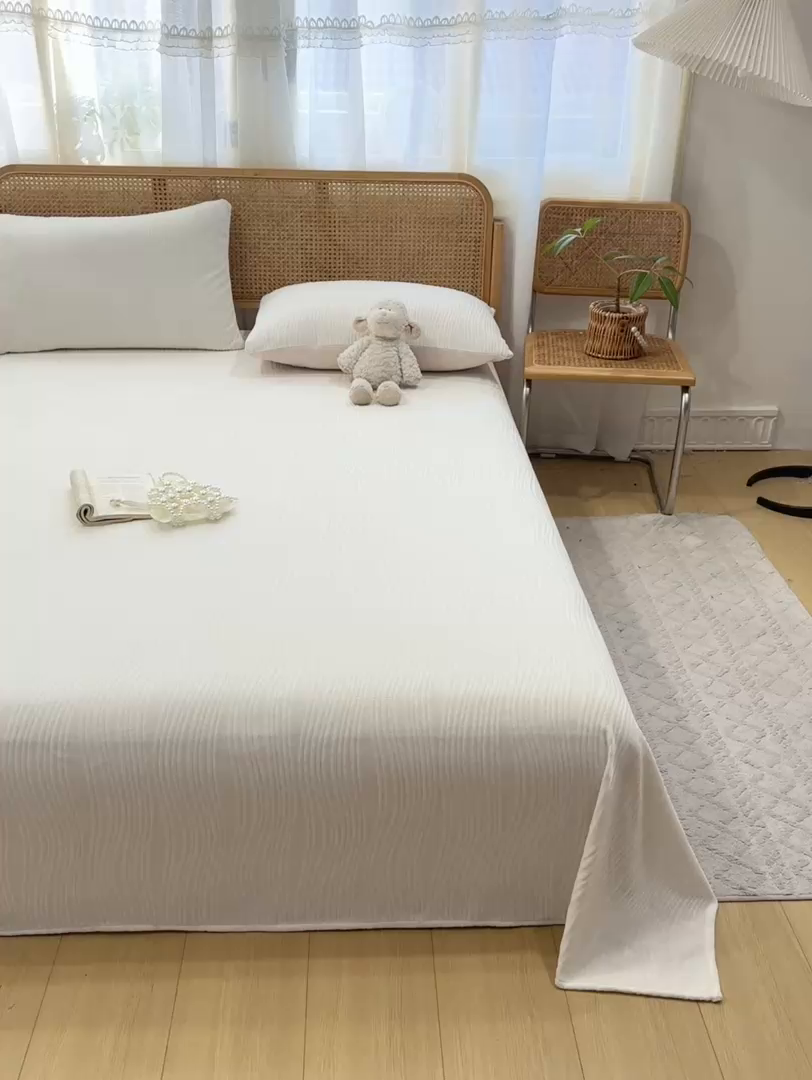 91家纺网 家纺一手货源 找家纺 灰鲸 2025新款纯色雕花牛奶绒床单单品床单床单单件 温妮-奶昔白