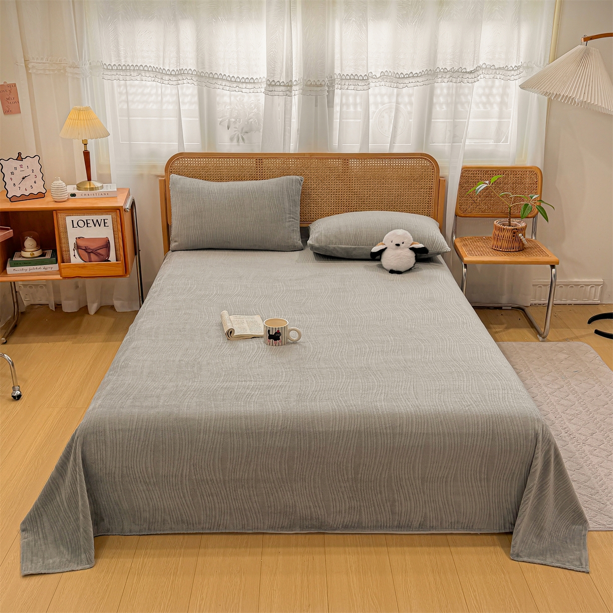 91家纺网 家纺一手货源 找家纺 灰鲸 2025新款纯色雕花牛奶绒床单单品床单床单单件 温妮-绅士灰