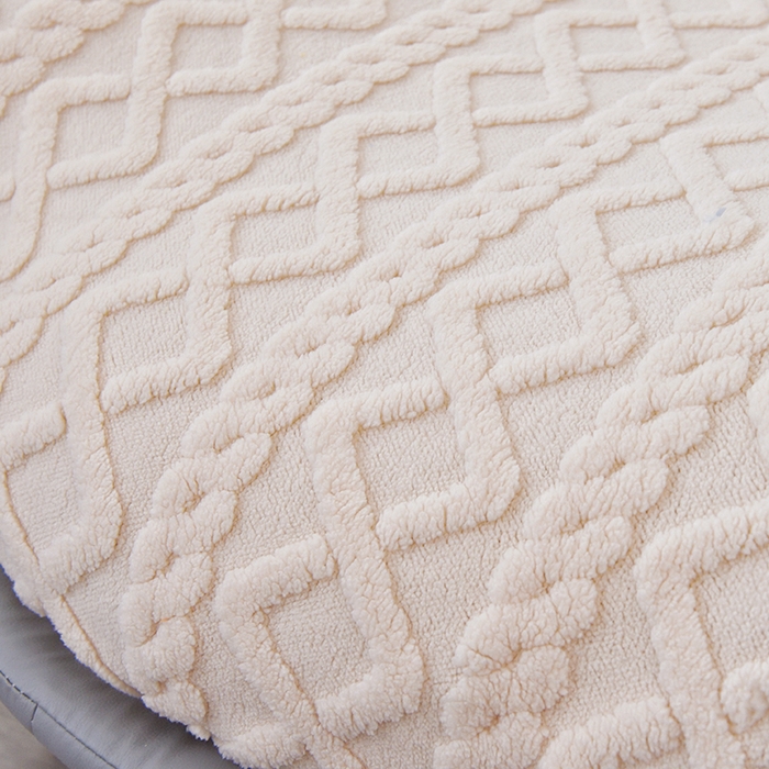 91家纺网 家纺一手货源 找家纺 启博家纺 2025新款简约提花保暖绒龙虾摇摇椅套 米白 大号