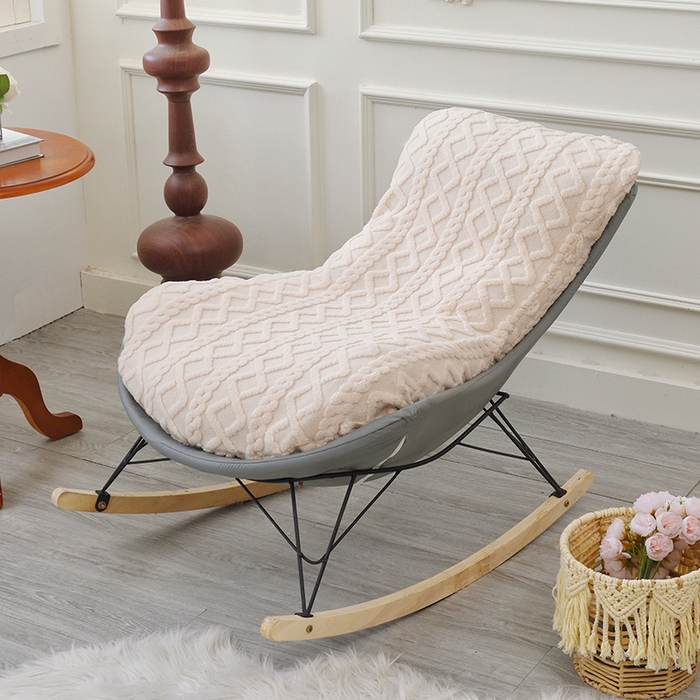 91家纺网 家纺一手货源 找家纺 启博家纺 2025新款简约提花保暖绒龙虾摇摇椅套 米白 大号