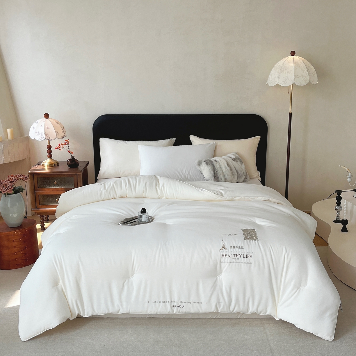 91家纺网 家纺一手货源 找家纺 仲旺居家纺 2025新款漫轨棉绣花冬被植基养生豆立体边被子被芯四季被 奶油白