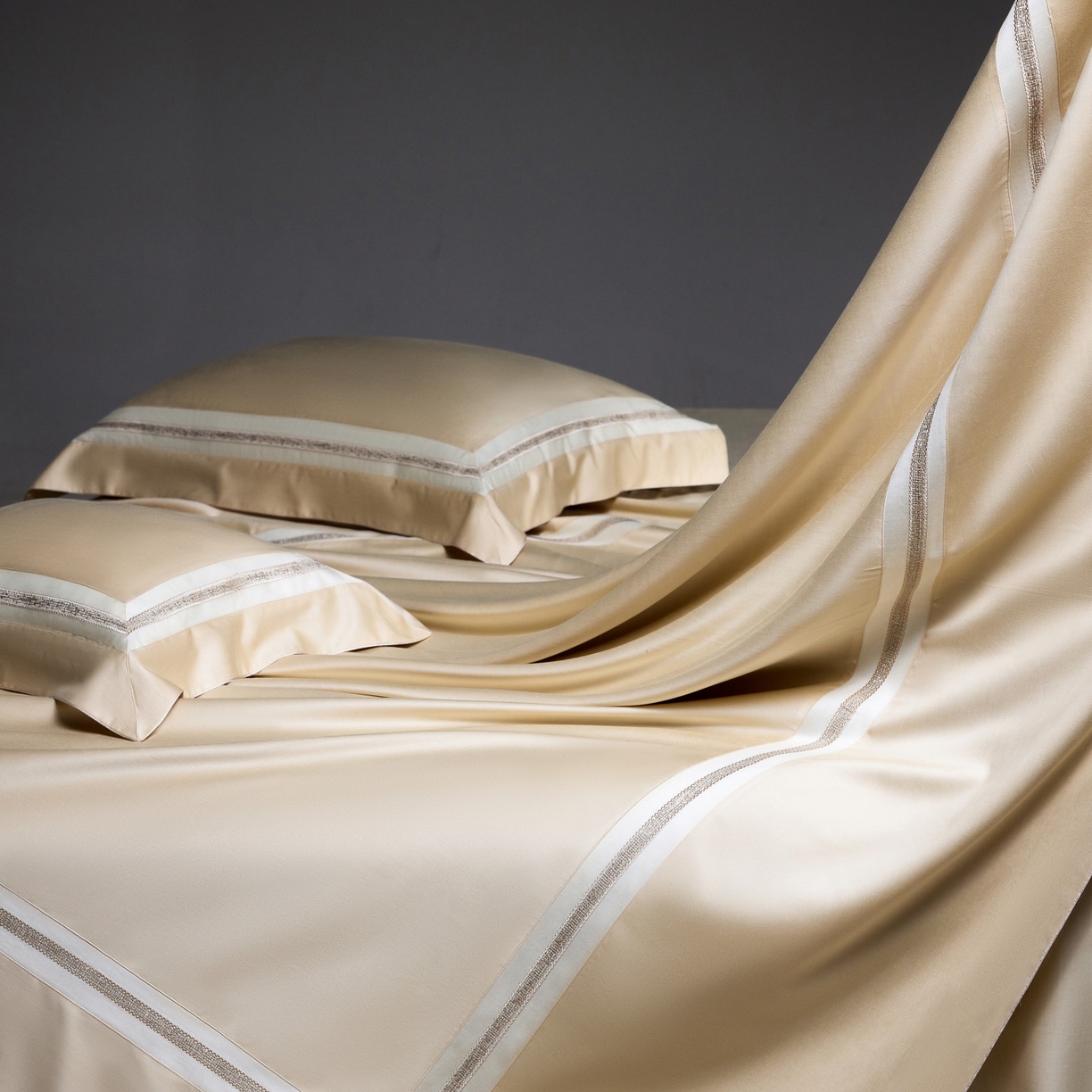 91家纺网 家纺一手货源 找家纺 时亿家居 2025新款超细旦天丝棉磨毛四件套-misscoco小香系列 misscoco小香 浅金