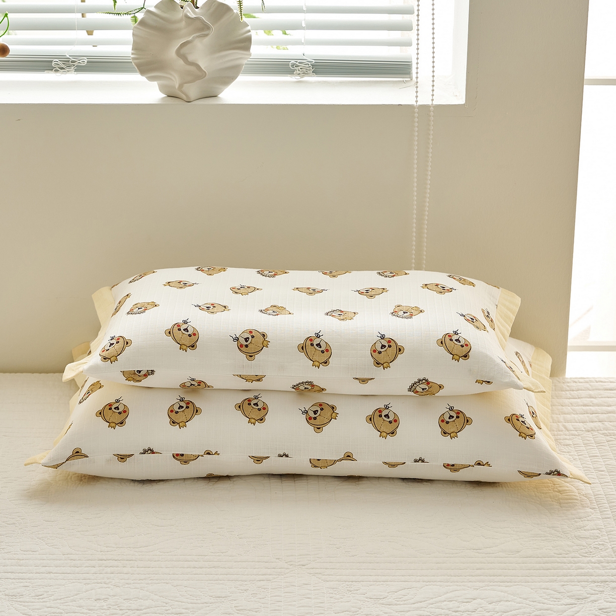 91家纺网 家纺一手货源 找家纺 乐可 2025新款双层纱宽边儿童枕套 TK3小熊王子白