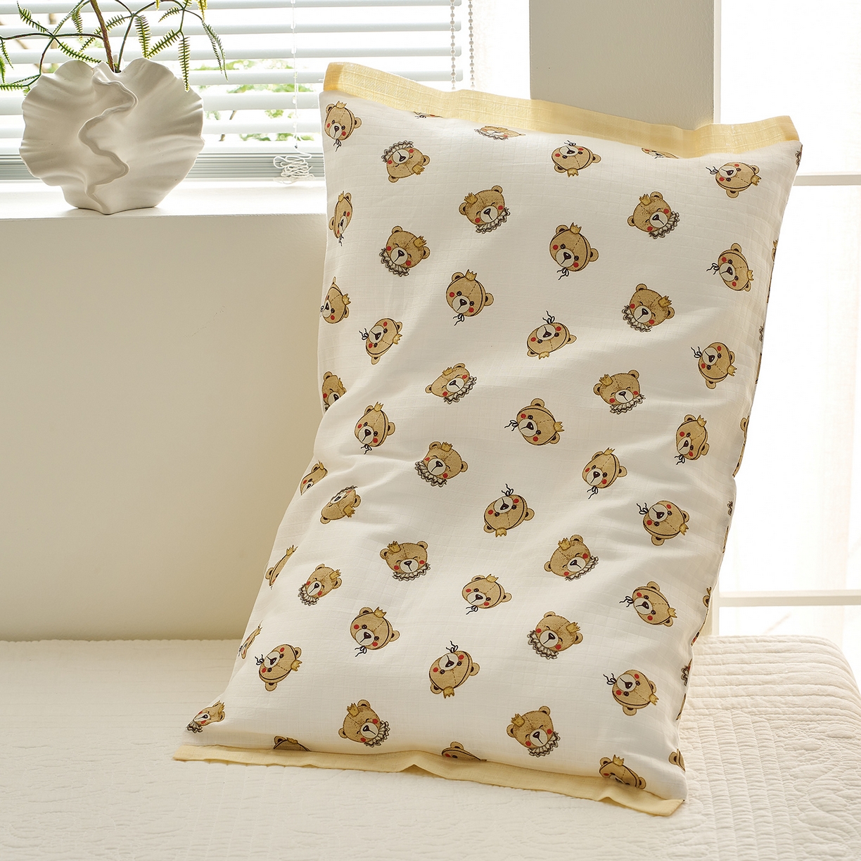 91家纺网 家纺一手货源 找家纺 乐可 2025新款双层纱宽边儿童枕套 TK3小熊王子白