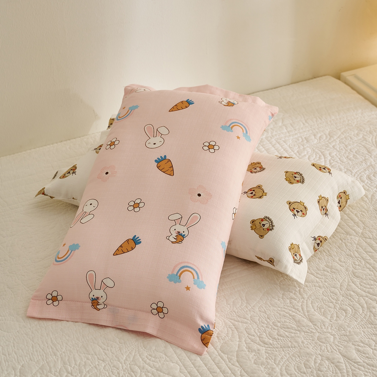 91家纺网 家纺一手货源 找家纺 乐可 2025新款双层纱儿童定型枕套 TC2萝卜兔粉