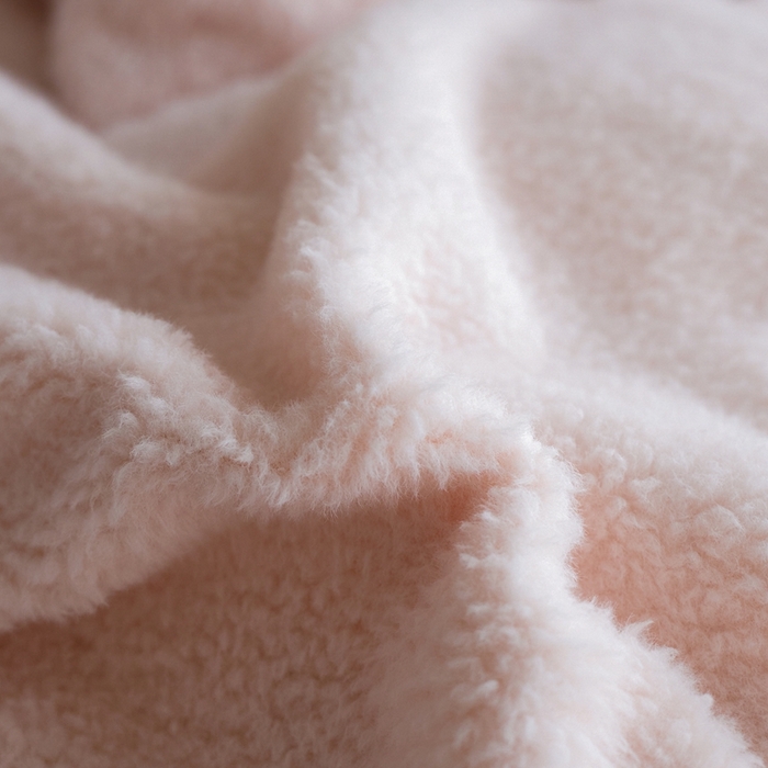 91家纺网 家纺一手货源 找家纺 初拾 2025新款绵羊绒牛奶绒贴布绣四件套-绒 樱桃奇奇 绒 樱桃奇奇-甜粉