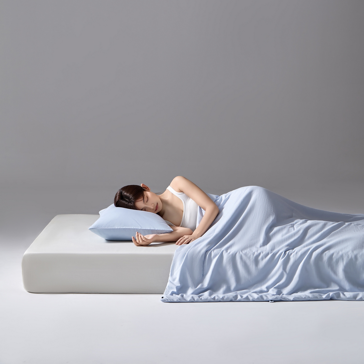 91家纺网 家纺一手货源 找家纺 玛德琳 2025新款7A吸湿发热抗菌子母被被子被芯 景泰蓝