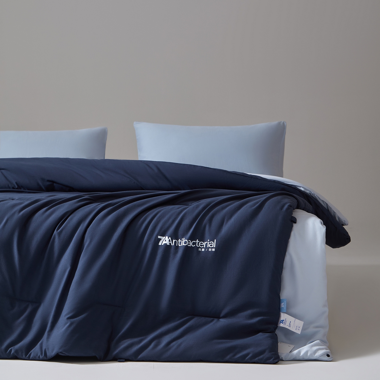 91家纺网 家纺一手货源 找家纺 玛德琳 2025新款7A吸湿发热抗菌子母被被子被芯 景泰蓝