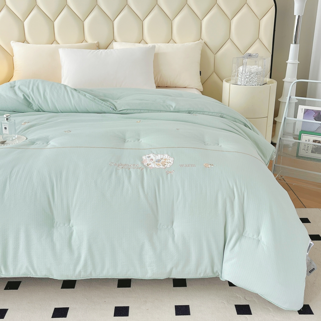 91家纺网 家纺一手货源 找家纺 2025年新款A类数码印花夏凉被 凉感丝锦氨夏被冰淇淋夏被空调被西瓜被双面凉感单夏被 醉春风