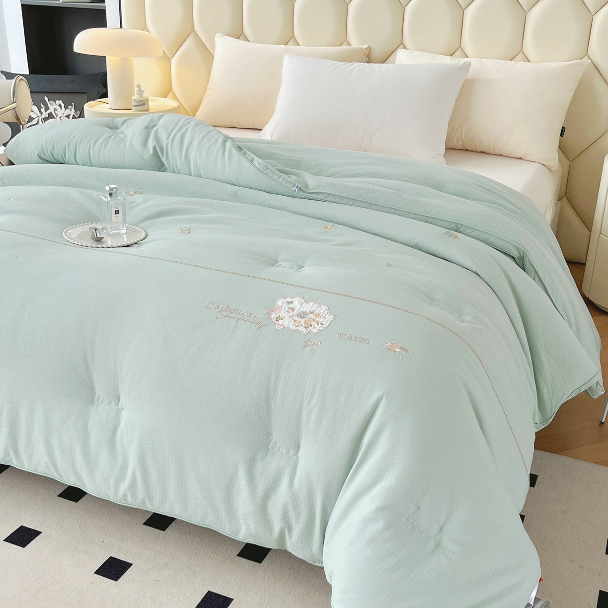 91家纺网 家纺一手货源 找家纺 仲旺居家纺 2025新款优舒棉绣花冬被中式花花羊婚嫁立体边被子被芯四季被 绿