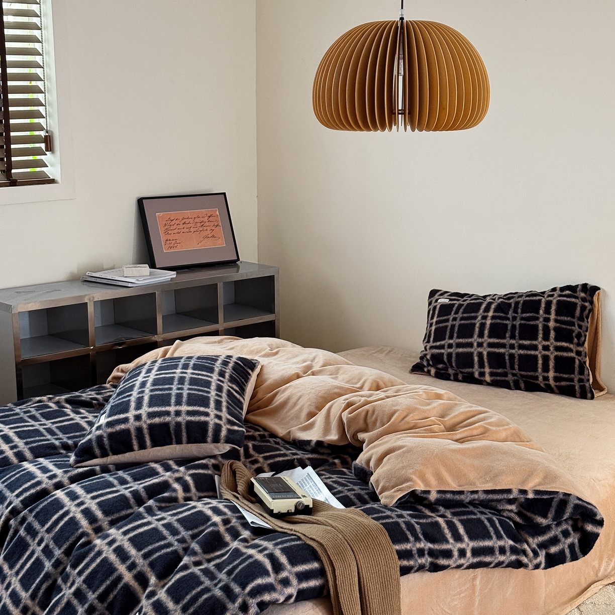 91家纺网 家纺一手货源 找家纺 小春日和 202新款羊绒冬季保暖亲肤高克重四件套冬天绒被套牛奶绒纯色床单加厚暖绒学生三件套1.8保暖牛奶绒床笠 吉野