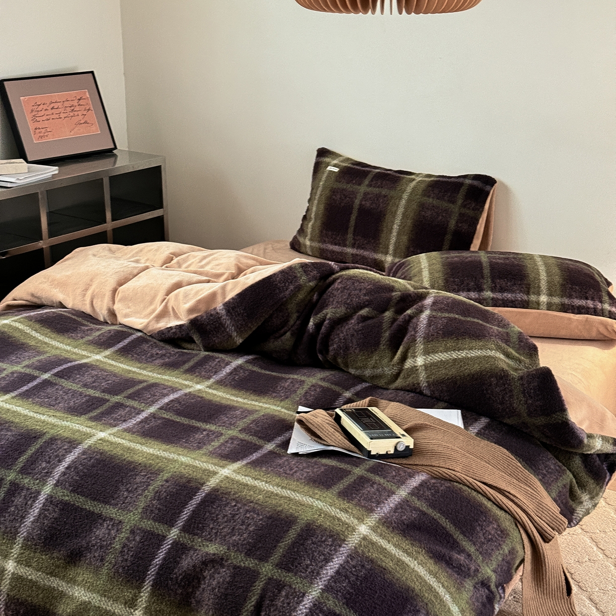 91家纺网 家纺一手货源 找家纺 小春日和 202新款羊绒冬季保暖亲肤高克重四件套冬天绒被套牛奶绒纯色床单加厚暖绒学生三件套1.8保暖牛奶绒床笠 鸣和