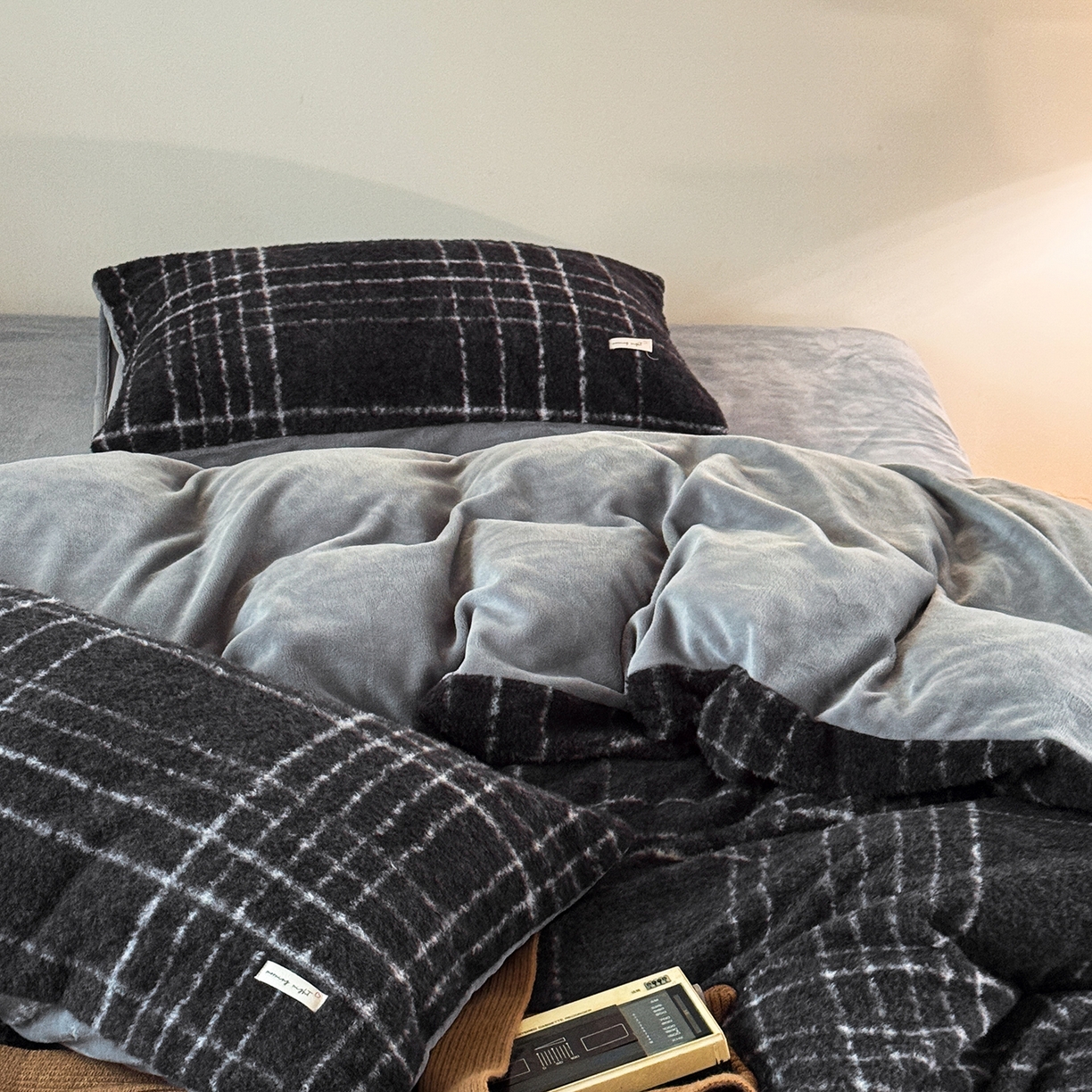 91家纺网 家纺一手货源 找家纺 小春日和 202新款羊绒冬季保暖亲肤高克重四件套冬天绒被套牛奶绒纯色床单加厚暖绒学生三件套1.8保暖牛奶绒床笠 兰亭