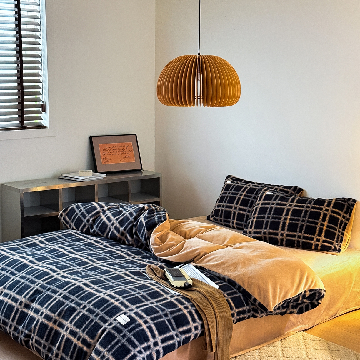 91家纺网 家纺一手货源 找家纺 小春日和 202新款羊绒冬季保暖亲肤高克重四件套冬天绒被套牛奶绒纯色床单加厚暖绒学生三件套1.8保暖牛奶绒床笠 吉野