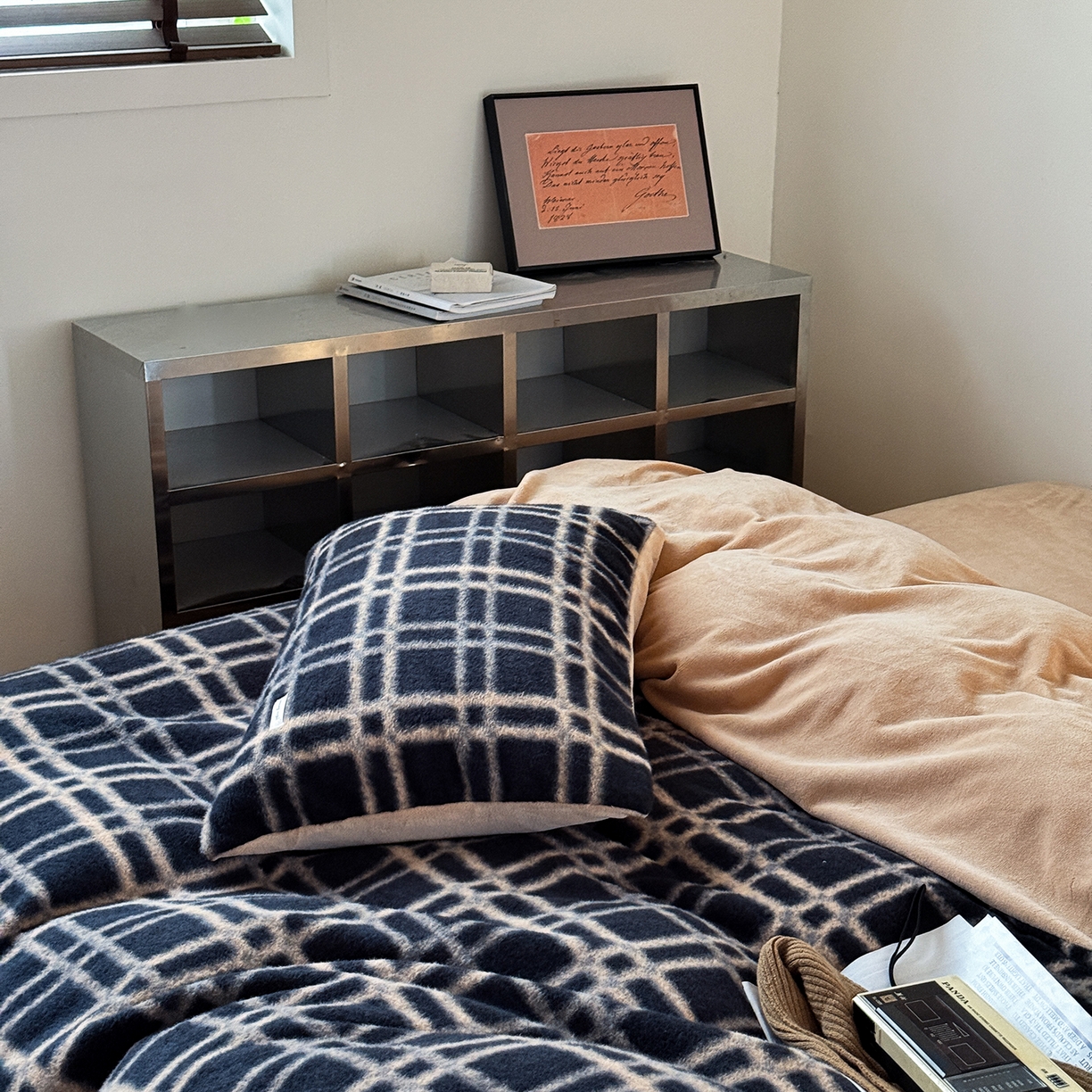 91家纺网 家纺一手货源 找家纺 小春日和 202新款羊绒冬季保暖亲肤高克重四件套冬天绒被套牛奶绒纯色床单加厚暖绒学生三件套1.8保暖牛奶绒床笠 吉野