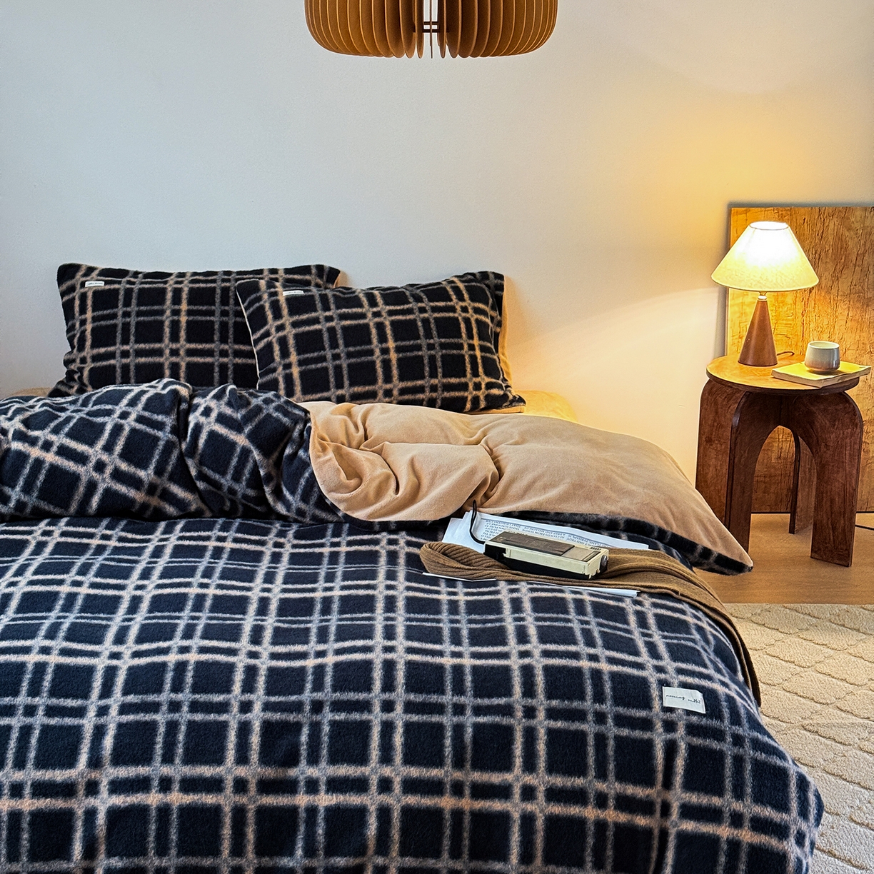 91家纺网 家纺一手货源 找家纺 小春日和 202新款羊绒冬季保暖亲肤高克重四件套冬天绒被套牛奶绒纯色床单加厚暖绒学生三件套1.8保暖牛奶绒床笠 吉野