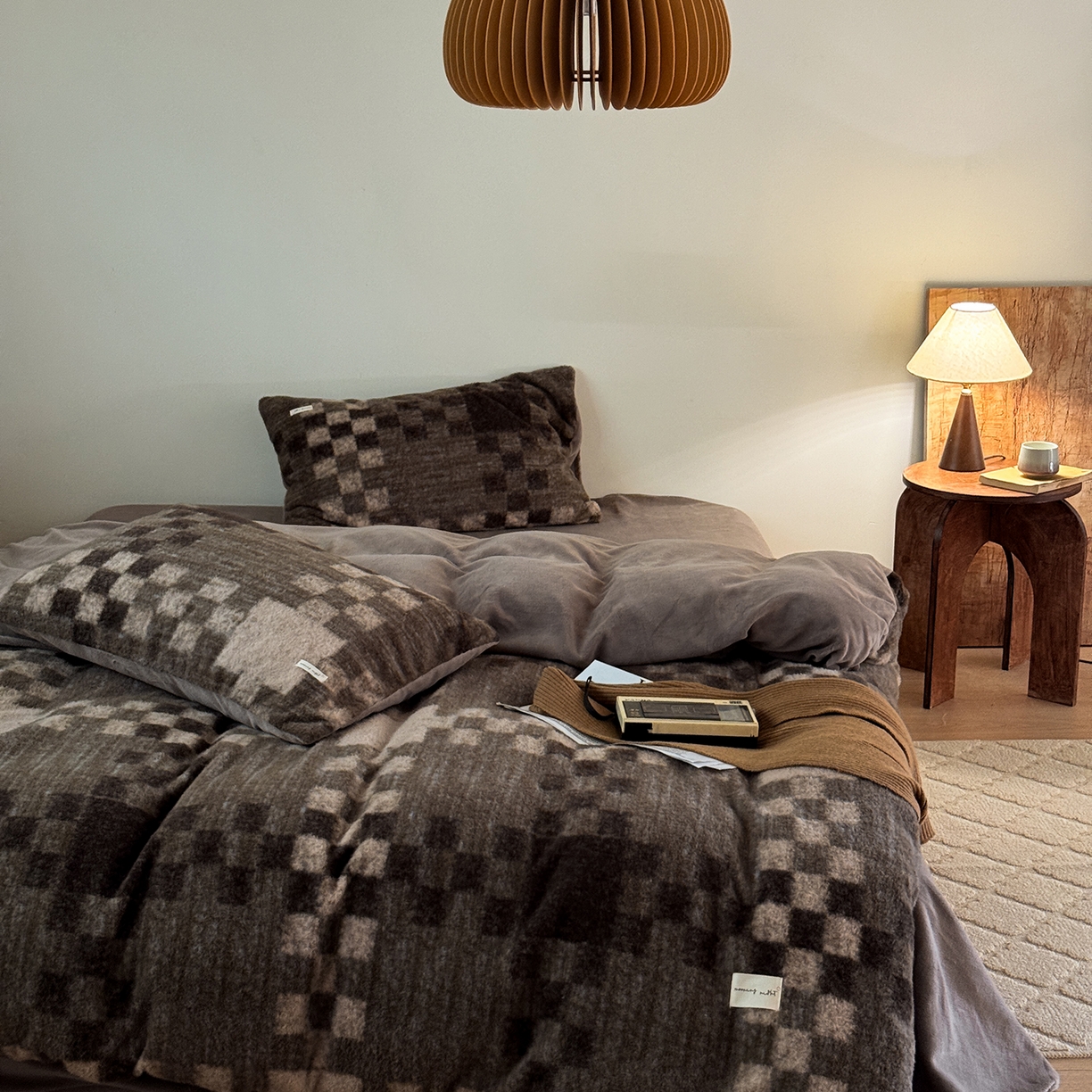 91家纺网 家纺一手货源 找家纺 小春日和 202新款羊绒冬季保暖亲肤高克重四件套冬天绒被套牛奶绒纯色床单加厚暖绒学生三件套1.8保暖牛奶绒床笠 弥望