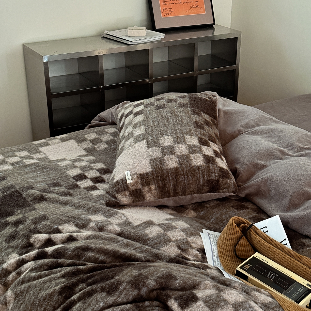 91家纺网 家纺一手货源 找家纺 小春日和 202新款羊绒冬季保暖亲肤高克重四件套冬天绒被套牛奶绒纯色床单加厚暖绒学生三件套1.8保暖牛奶绒床笠 弥望