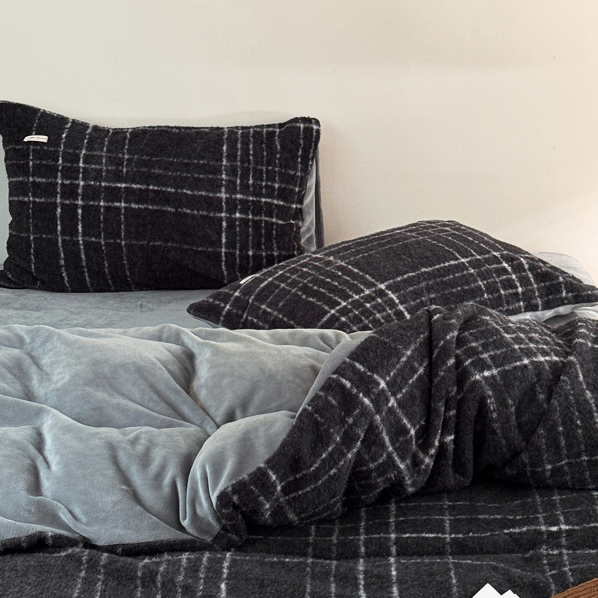 91家纺网 家纺一手货源 找家纺 小春日和 202新款羊绒冬季保暖亲肤高克重四件套冬天绒被套牛奶绒纯色床单加厚暖绒学生三件套1.8保暖牛奶绒床笠 兰亭