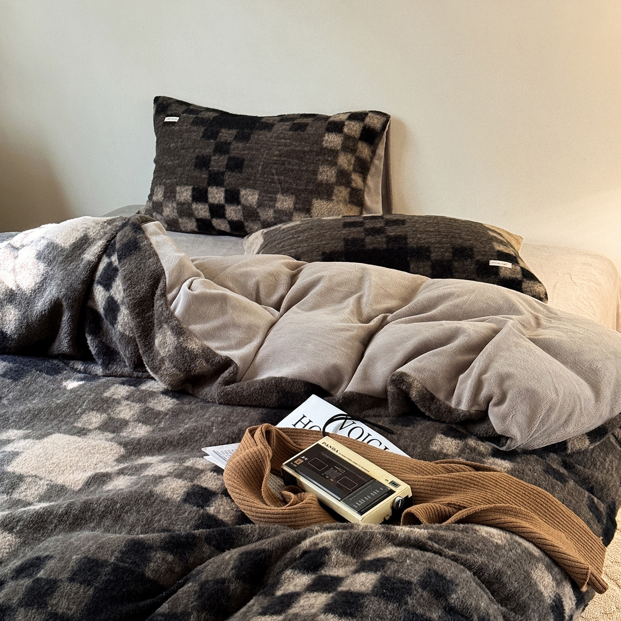 91家纺网 家纺一手货源 找家纺 小春日和 202新款羊绒冬季保暖亲肤高克重四件套冬天绒被套牛奶绒纯色床单加厚暖绒学生三件套1.8保暖牛奶绒床笠 归时