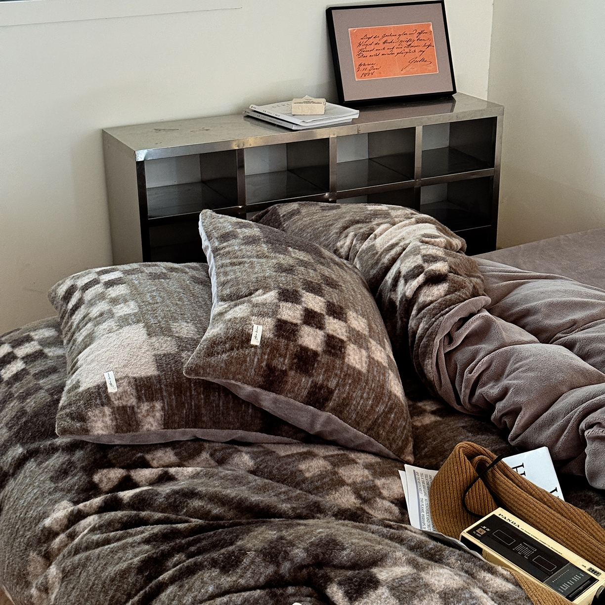 91家纺网 家纺一手货源 找家纺 小春日和 202新款羊绒冬季保暖亲肤高克重四件套冬天绒被套牛奶绒纯色床单加厚暖绒学生三件套1.8保暖牛奶绒床笠 弥望