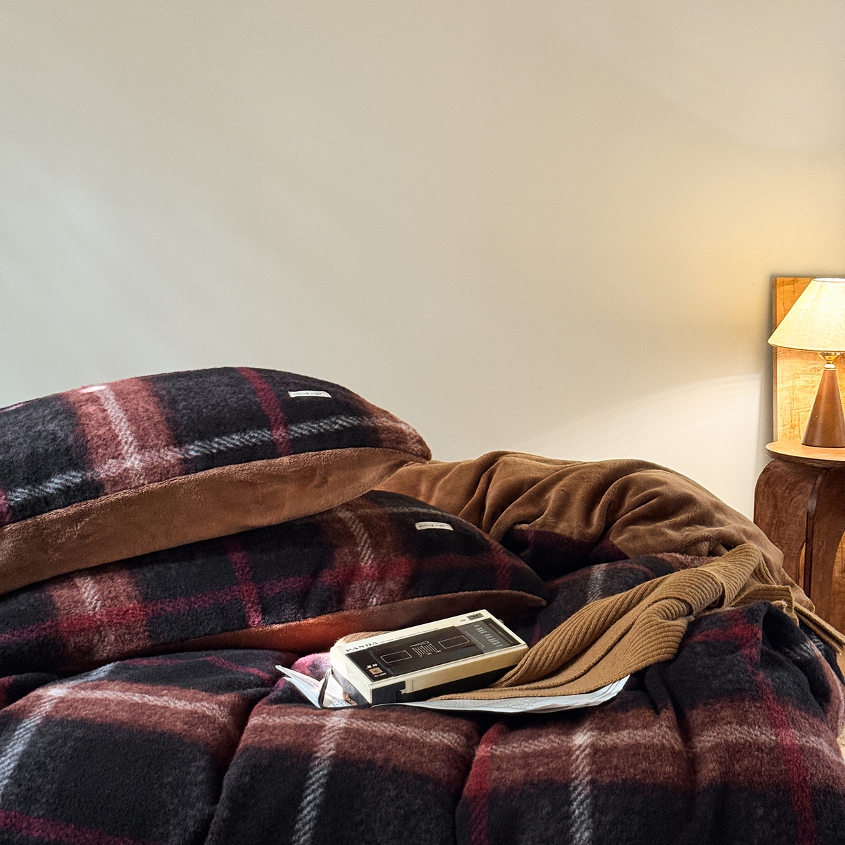 91家纺网 家纺一手货源 找家纺 小春日和 202新款羊绒冬季保暖亲肤高克重四件套冬天绒被套牛奶绒纯色床单加厚暖绒学生三件套1.8保暖牛奶绒床笠 黎光