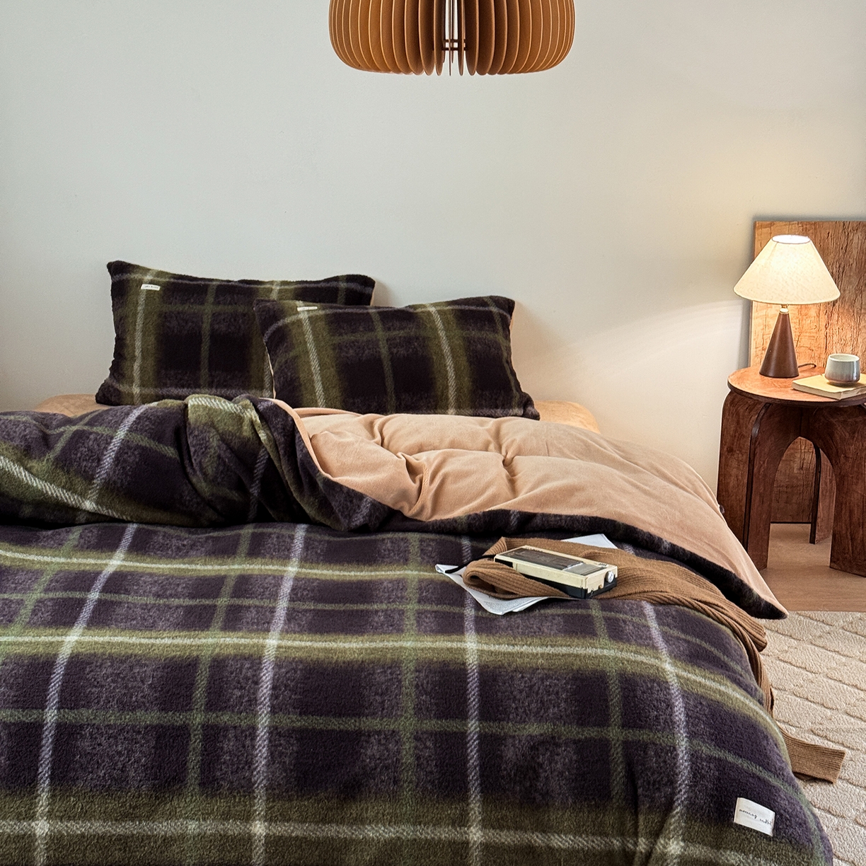 91家纺网 家纺一手货源 找家纺 小春日和 202新款羊绒冬季保暖亲肤高克重四件套冬天绒被套牛奶绒纯色床单加厚暖绒学生三件套1.8保暖牛奶绒床笠 鸣和