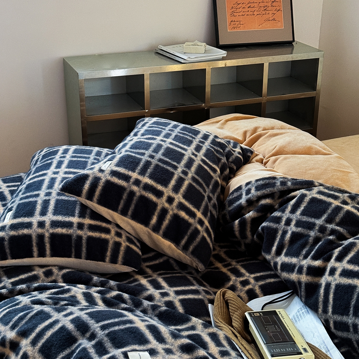 91家纺网 家纺一手货源 找家纺 小春日和 202新款羊绒冬季保暖亲肤高克重四件套冬天绒被套牛奶绒纯色床单加厚暖绒学生三件套1.8保暖牛奶绒床笠 吉野