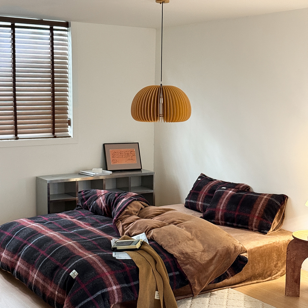 91家纺网 家纺一手货源 找家纺 小春日和 202新款羊绒冬季保暖亲肤高克重四件套冬天绒被套牛奶绒纯色床单加厚暖绒学生三件套1.8保暖牛奶绒床笠 黎光