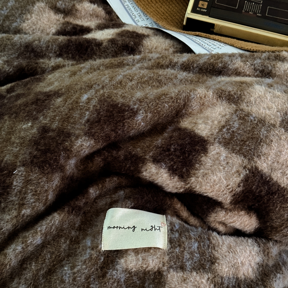 91家纺网 家纺一手货源 找家纺 小春日和 202新款羊绒冬季保暖亲肤高克重四件套冬天绒被套牛奶绒纯色床单加厚暖绒学生三件套1.8保暖牛奶绒床笠 弥望