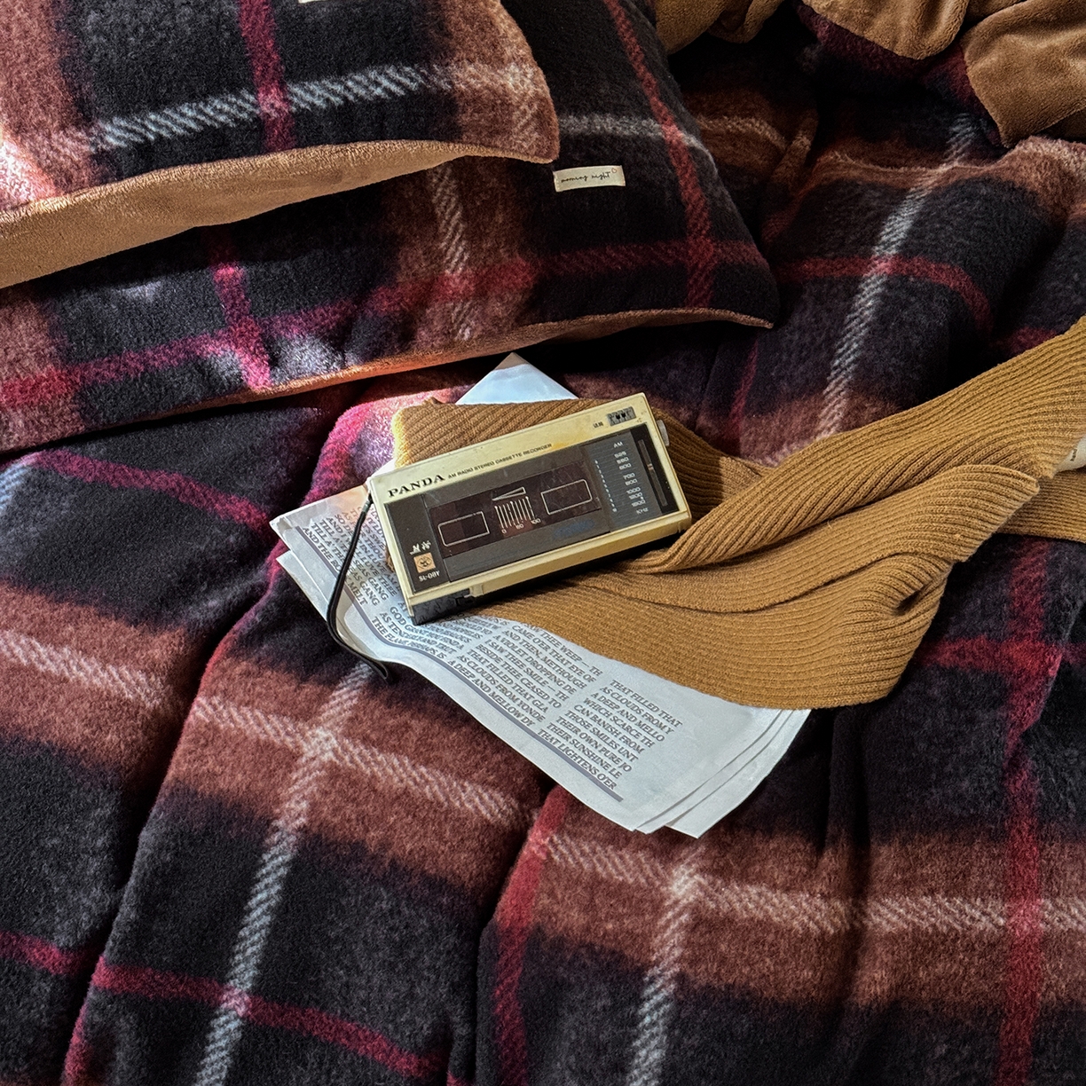 91家纺网 家纺一手货源 找家纺 小春日和 202新款羊绒冬季保暖亲肤高克重四件套冬天绒被套牛奶绒纯色床单加厚暖绒学生三件套1.8保暖牛奶绒床笠 黎光